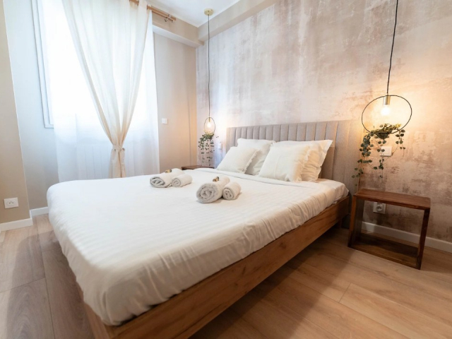 Luxe Éphémère : Un Chef-d'Œuvre de Location Saisonnière 3 Pièces à Nice