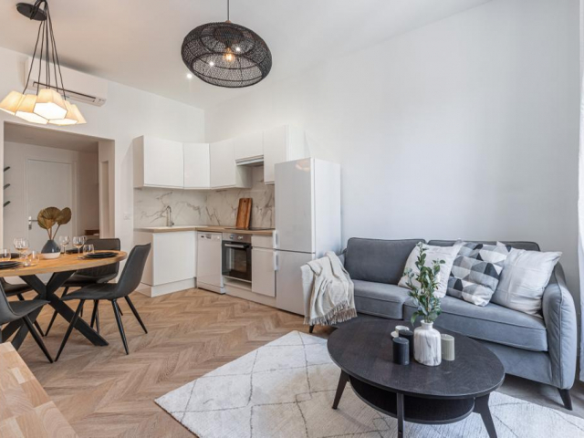 Passer d'un 2 pièces à un 3 pièces pour une location rentable à l'année à Nice