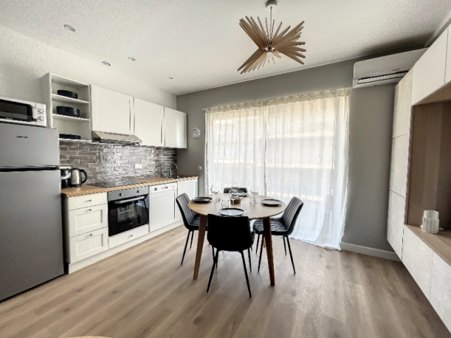 Transformation d'un 2 pièces en 3 pièces et aménagement complet d'un appartement.